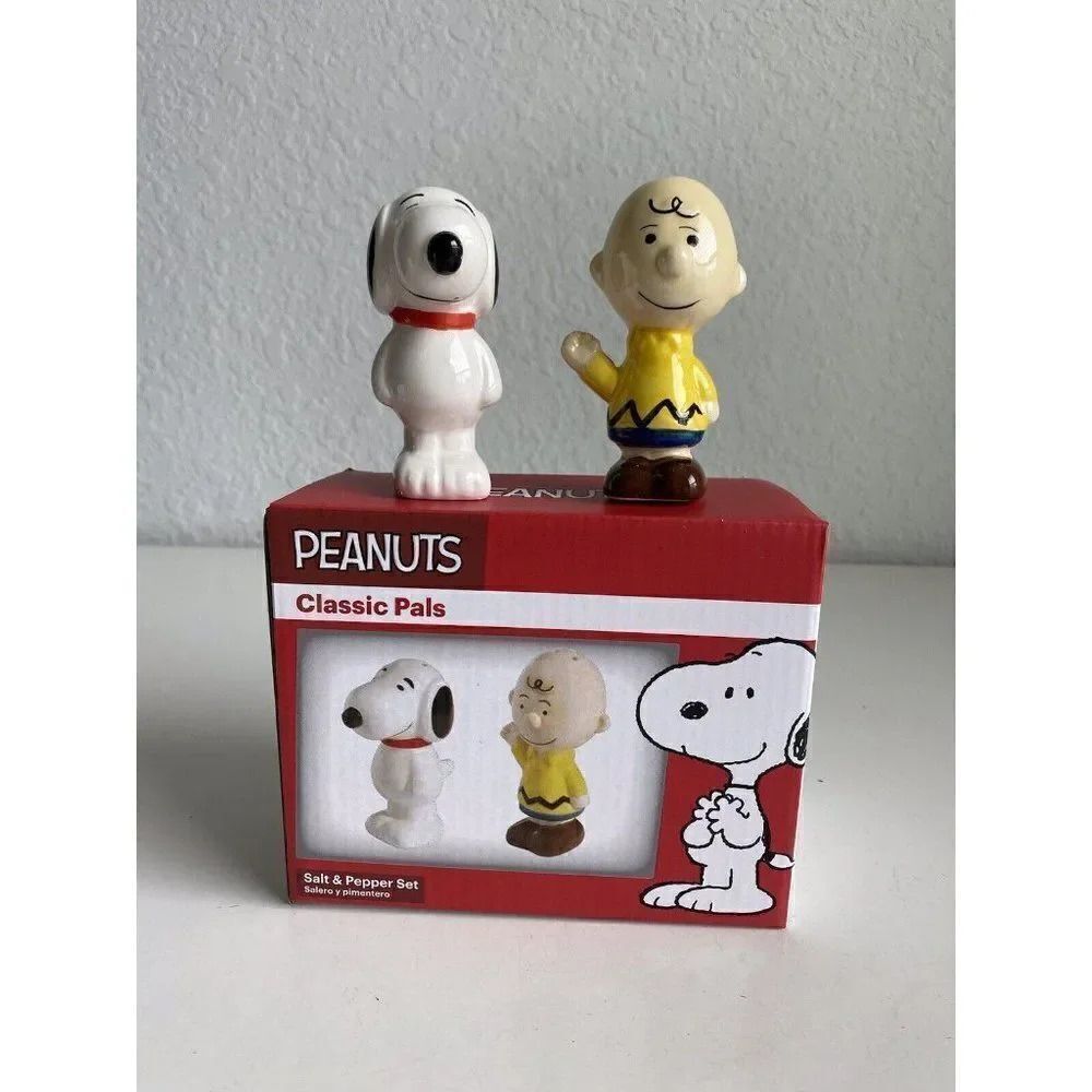 Peanuts Classic Pals Snoopy & Charlie Brown‎ Ceramic Salt & Pepper Set NEW